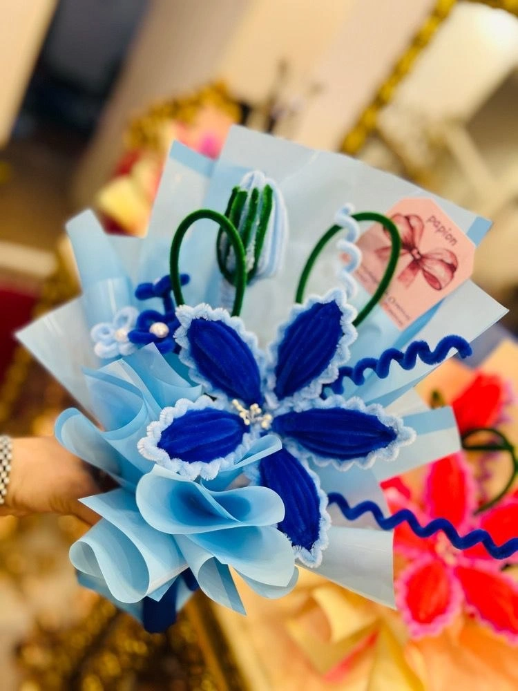 گل پاپیونی بافته شده آبی
